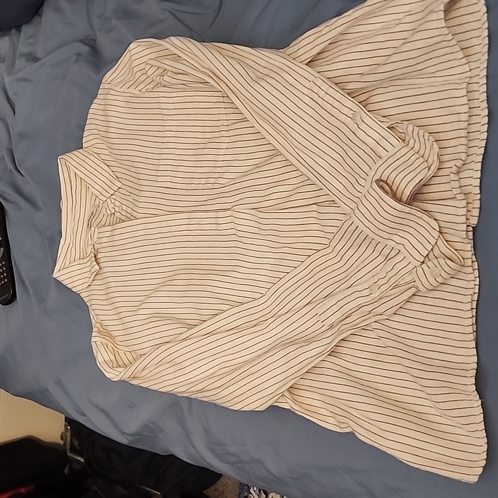 Madewell medium button down 3/4 and button details on back